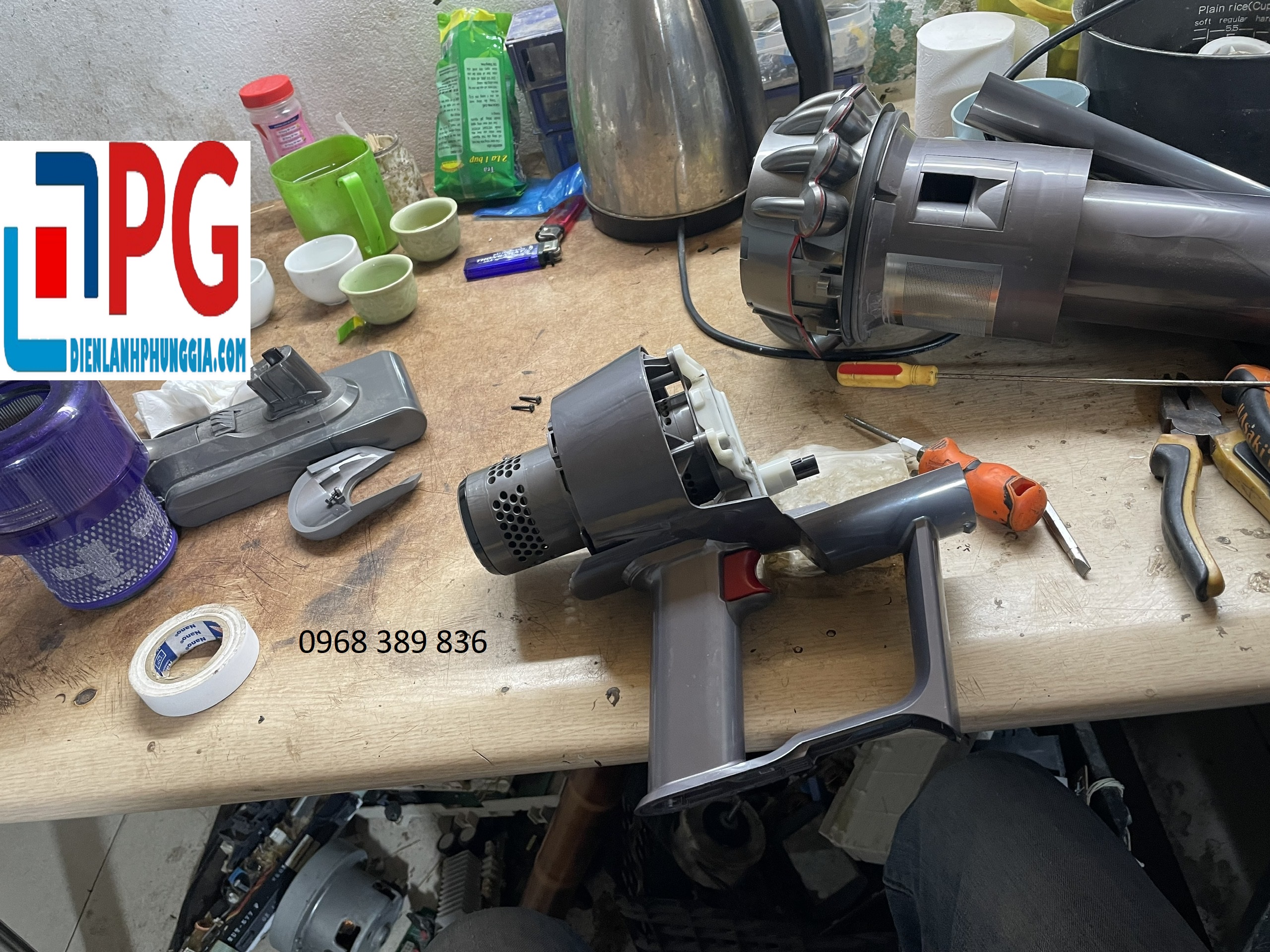 sửa máy hút bụi dyson tại kdt smart city