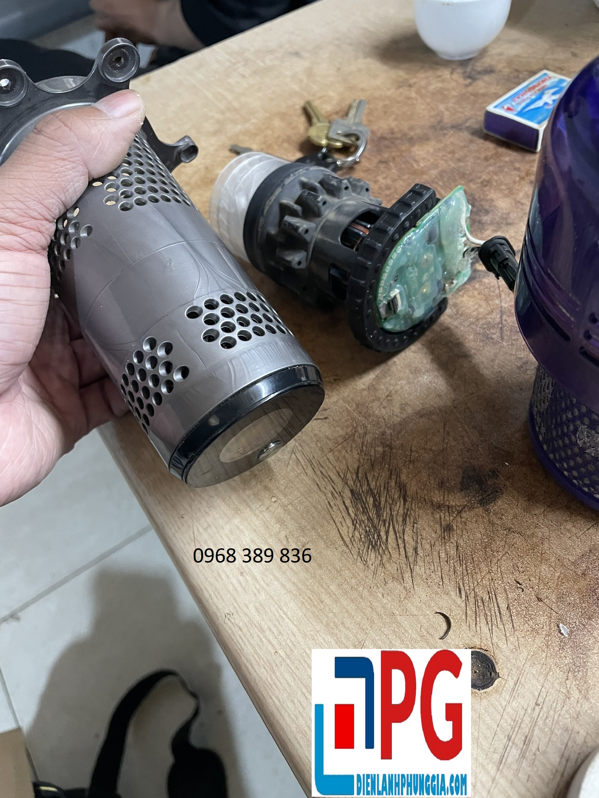 Sửa hút bụi Dyson, kdt Royal city