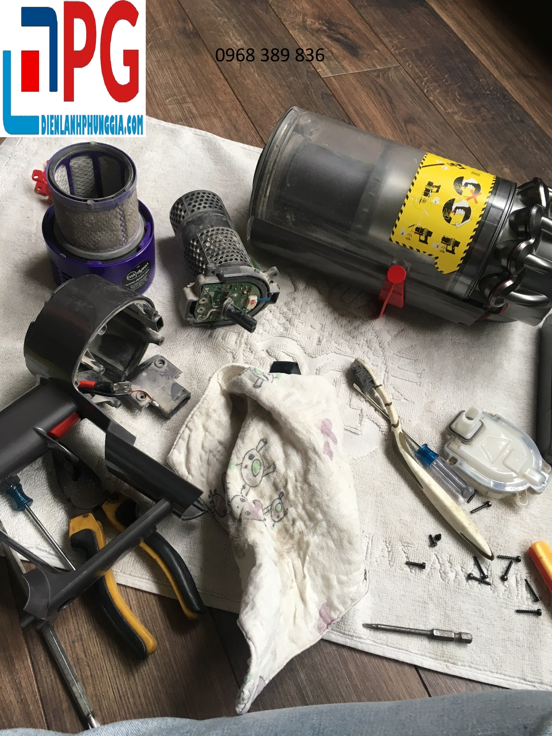 Sửa Máy Hút Bụi Dyson Tại KĐT Việt Hưng Long Biên