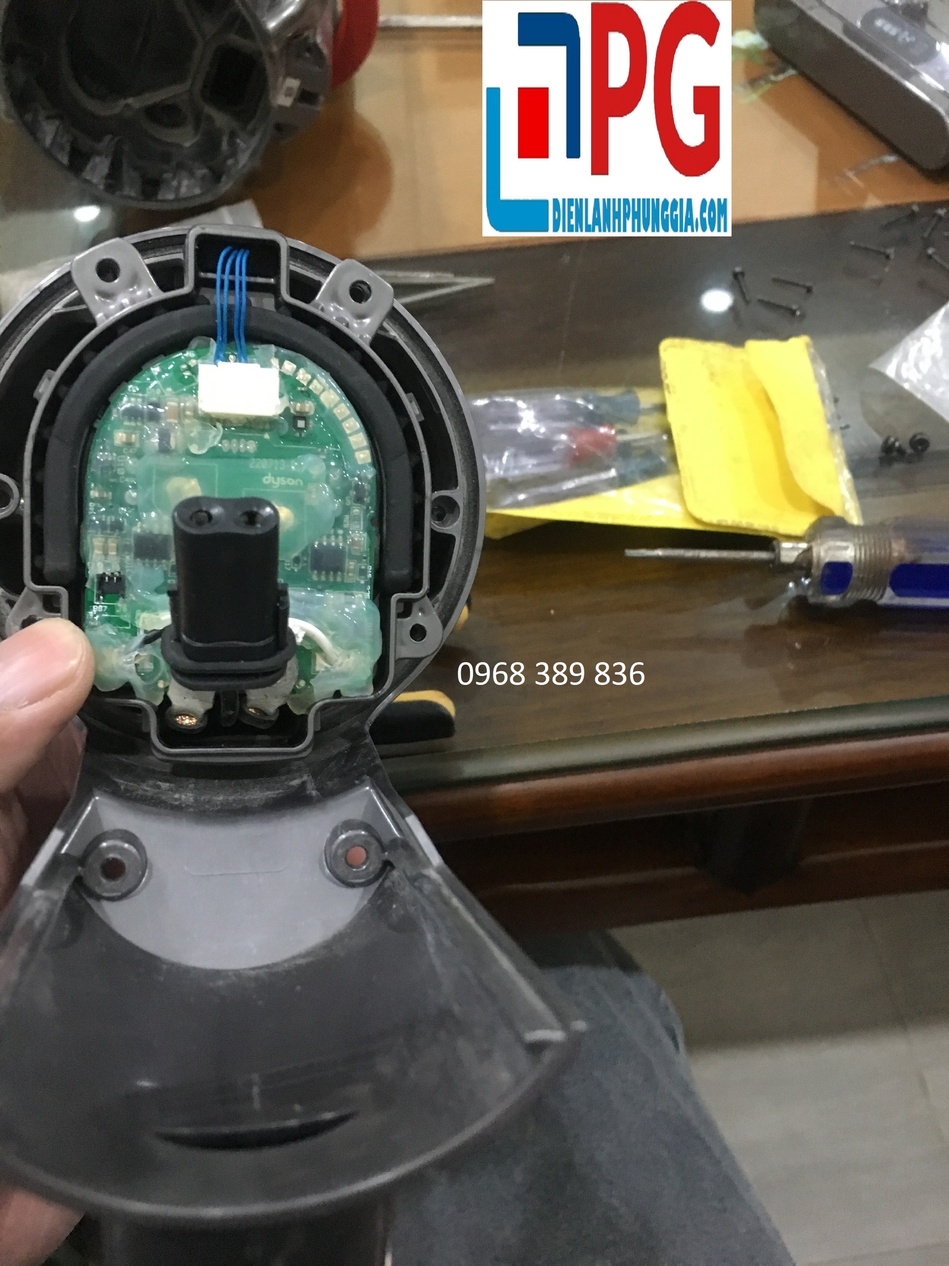 Sửa Máy Hút Bụi Dyson Tại KĐT Park City Hà Đông