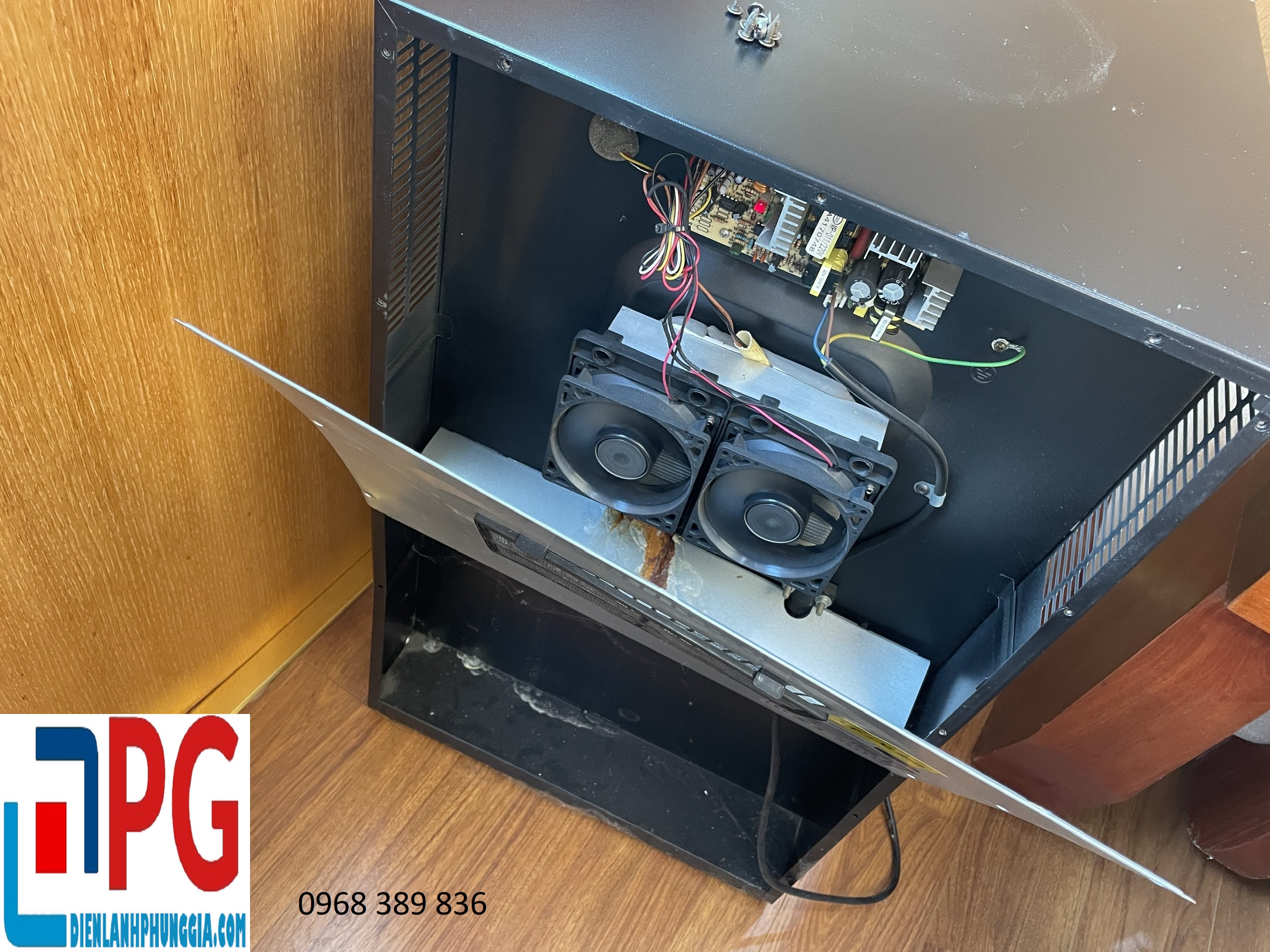 Sửa Tủ Cigar Tại KĐT Times City