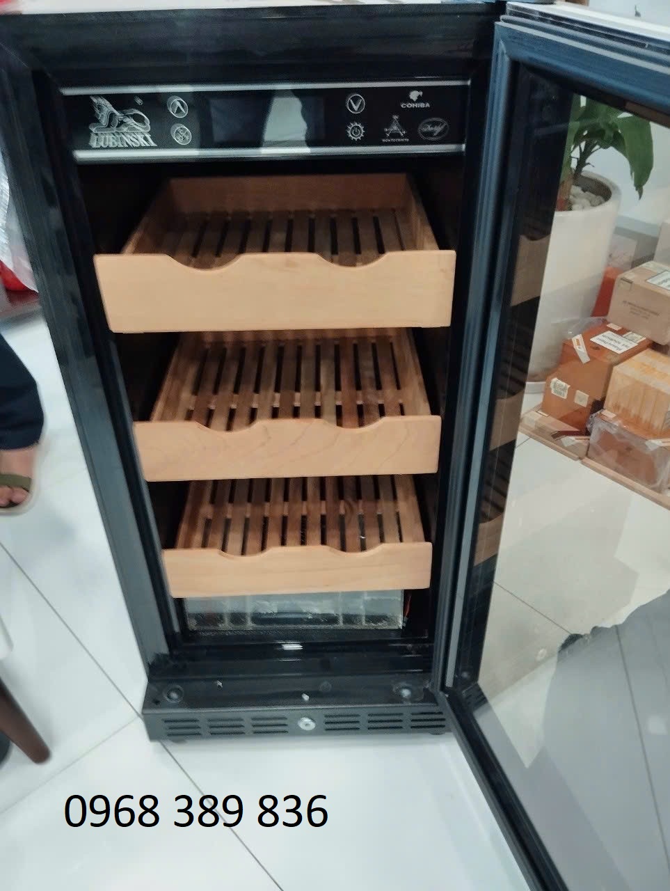 Dịch Vụ Sửa Tủ Cigar Tại Đường Lê Văn Lương Thanh Xuân