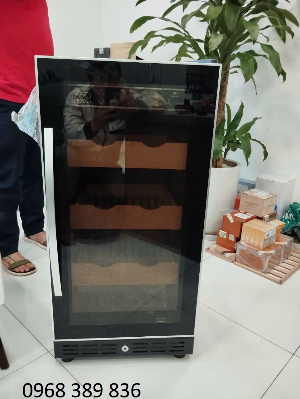 Dịch Vụ Sửa Tủ Cigar Tại Đường Lê Văn Lương Thanh Xuân